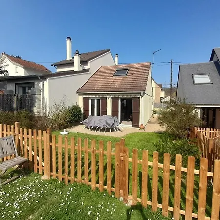 Orsay, 300m Rer Holiday home *